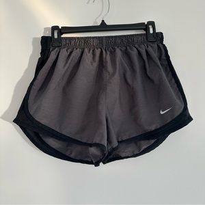 Nike Dri-Fit Tempo Shorts Grey Size Medium